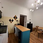 아파트 Regina Ai Navigli - Sky Tv, Wifi And Breakfast Box *