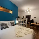 Regina Ai Navigli - Sky Tv, Wifi And Breakfast Box 아파트 밀라노