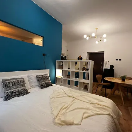 Regina Ai Navigli - Sky Tv, Wifi And Breakfast Box Lägenhet Milano