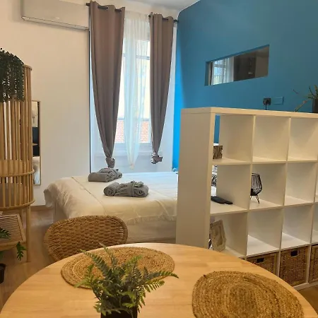 Regina Ai Navigli - Sky Tv, Wifi And Breakfast Box Apartmán