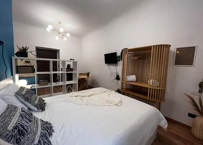 Regina Ai Navigli - Sky Tv, Wifi And Breakfast Box Appartamento *