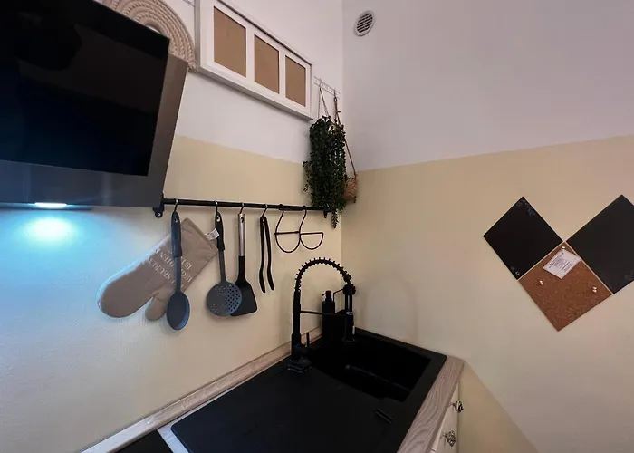 Regina Ai Navigli - Sky Tv, Wifi And Breakfast Box * Milano