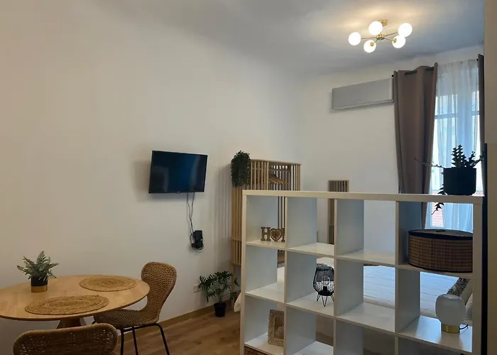 Regina Ai Navigli - Sky Tv, Wifi And Breakfast Box Milano