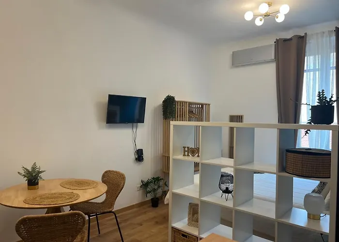 Regina Ai Navigli - Sky Tv, Wifi And Breakfast Box Appartamento Milano